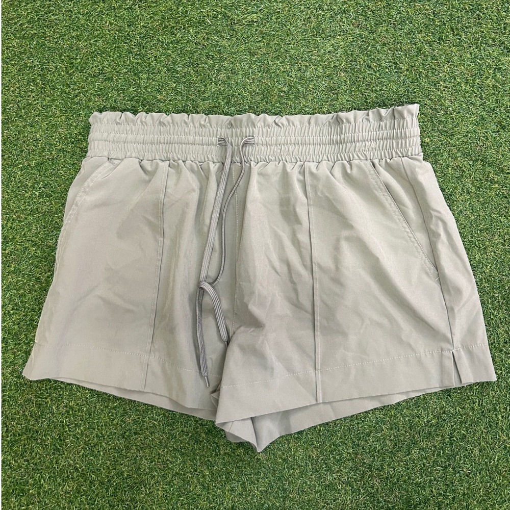No Boundaries Womens XXL 19 Sage Green Drawstring Paperbag Waist Shorts Pockets